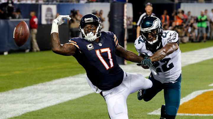 Bears WR Jeffery misses practice because of knee injury