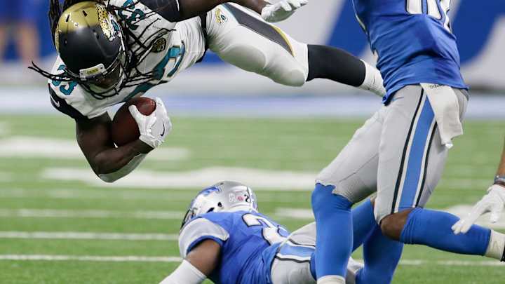 Lions still in 1st after closing out 26-19 win over Jaguars