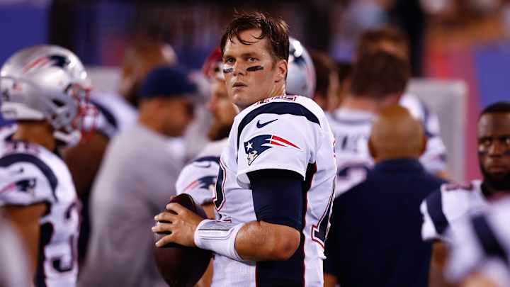 Back at Michigan, Tom Brady throws TD to son...who celebrates by dabbing Back at Michigan, Tom Brady throws TD to son...who celebrates by dabbing