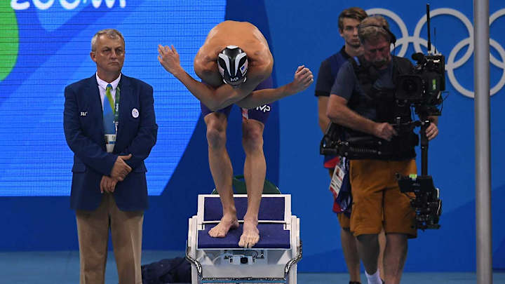 Stretching like Michael Phelps is China’s hottest meme
