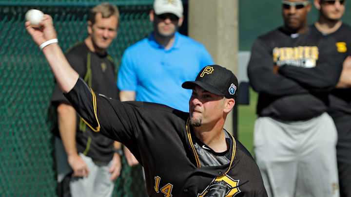 Veteran pitcher Vogelsong hoping to catch on with Pirates