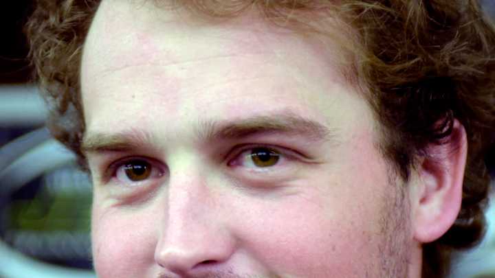 Australians Edwards, Hackett take aim at Jets' punting job