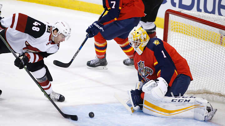 Barkov scores 2 goals, leads Panthers over Coyotes 3-2