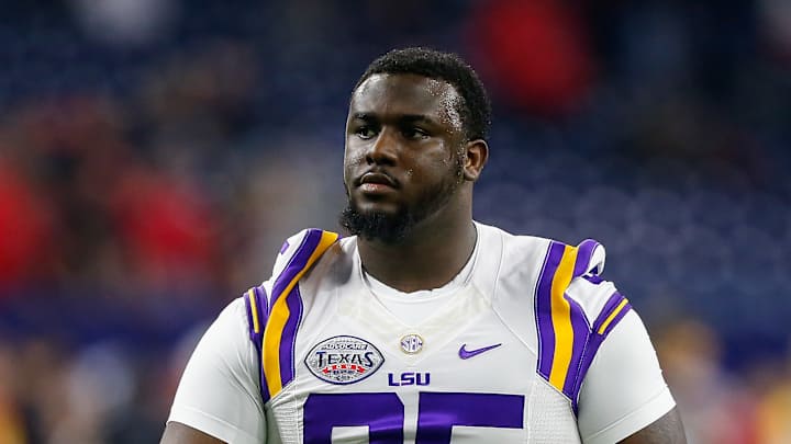 LSU coach: TE Dillon Gordon stabbed during bar fight