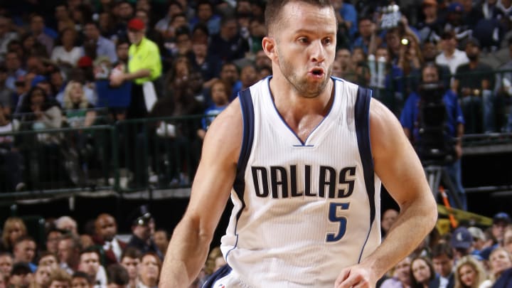 Barea scores 26, Mavs beat Knicks to tie for 7th in West