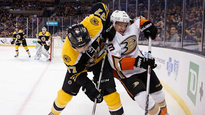 Perry, Ducks pull away to beat Bruins 6-2