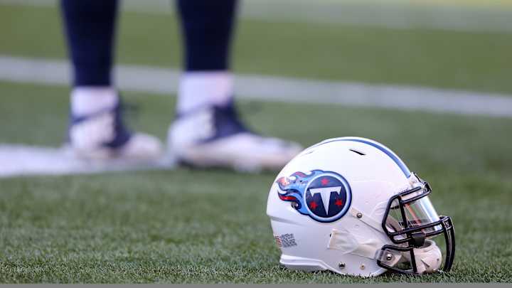 Report: Titans to hire Bucs exec Jon Robinson as new general manager