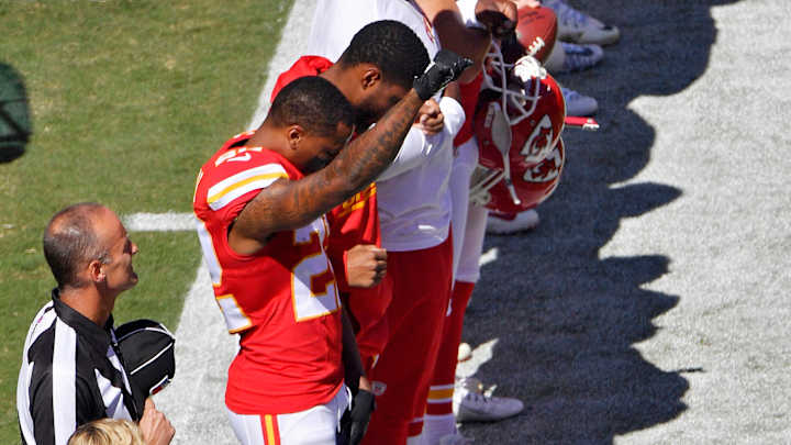 Chiefs cornerback Marcus Peters makes fist for social change
