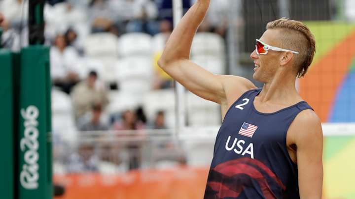 US beach player Patterson says he didn't blow off handshake
