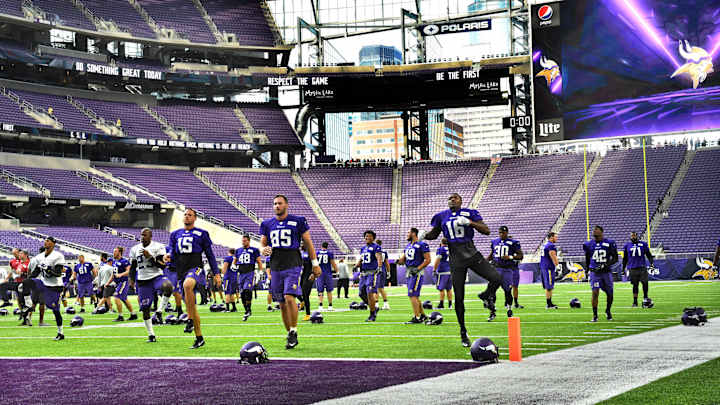 Vikings host Chargers in new stadium debut