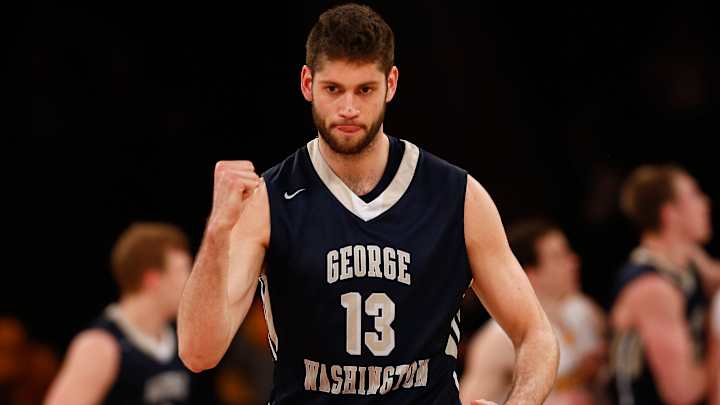 George Washington tops Valpo 76–60 for first NIT championship