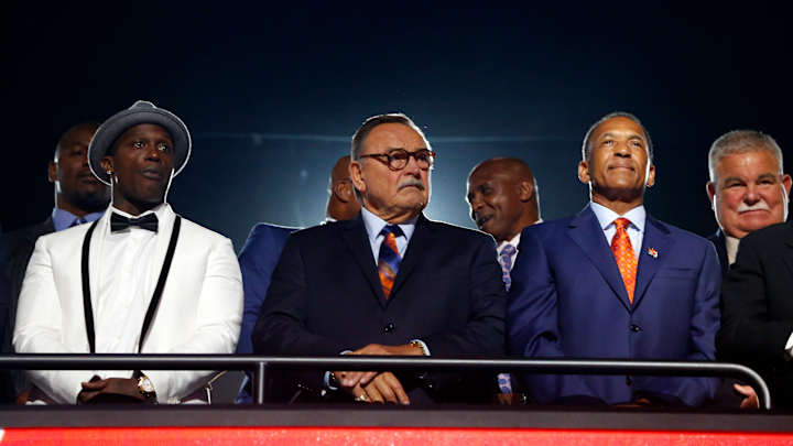 The Latest: Walter Payton team award winners on red carpet