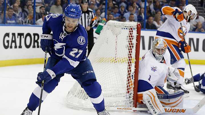 Johnson, Drouin lead Lightning to Game 2 win over Islanders
