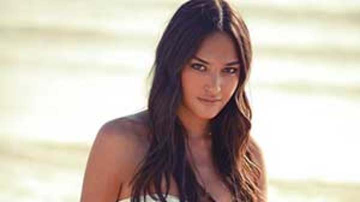 Tuesday's A.M. Hot Clicks: Rachel Serrano; Get to Know Irina Shayk