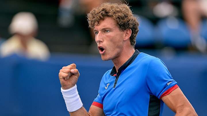 Busta beats Agut in three sets to win Winston-Salem Open