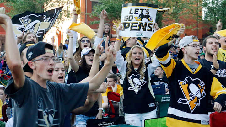 The Latest: Murray, Jones leads their teams onto ice