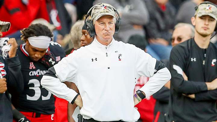 Cincinnati coach Tommy Tuberville to resign