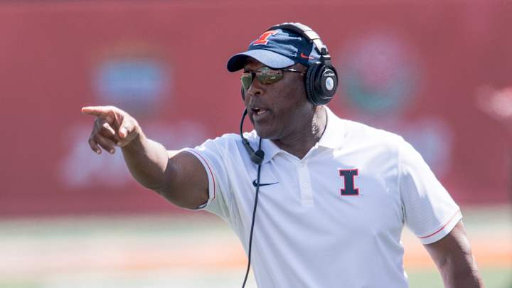 Illinois opens Smith era with 52-3 win over Murray State Illinois opens Smith era with 52-3 win over Murray State