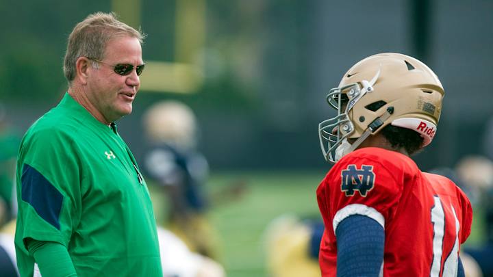 Notre Dame QBs Kizer, Zaire will share duties vs. Texas Notre Dame QBs Kizer, Zaire will share duties vs. Texas