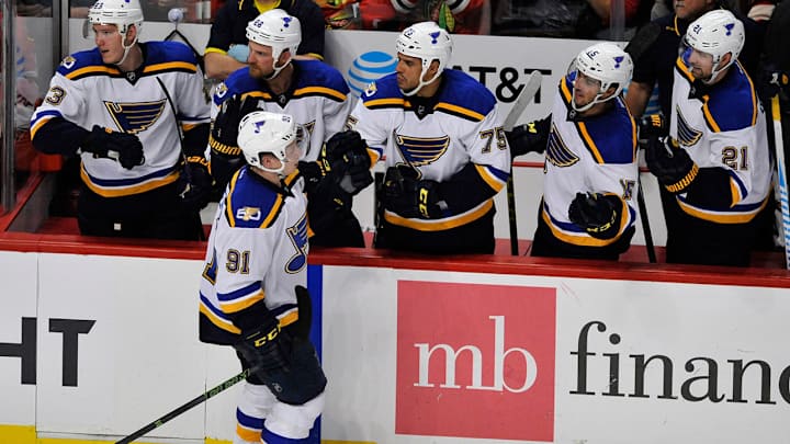 Roundup: Tarasenko scores two as Blues top Blackhawks in opener