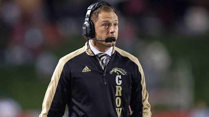 The moon shot: P.J. Fleck rowed Western Michigan into a mid-major power and transformed a town. Now will he stay?