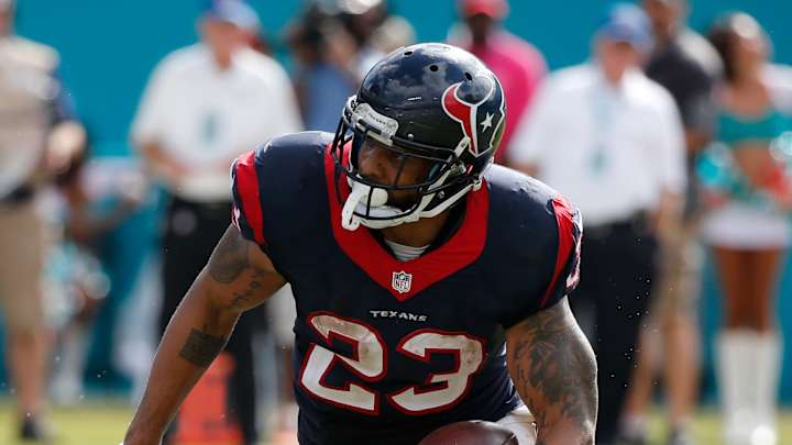 AP source: Ex-Pro Bowl RB Foster reaches deal with Dolphins
