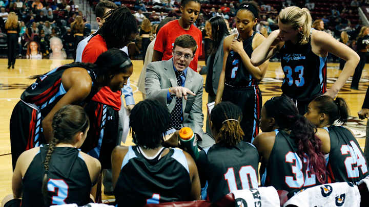 LA Tech player dismisses Summitt pregnancy rumors with photo