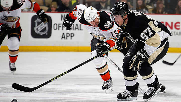 Crosby stays hot with big game against Ducks