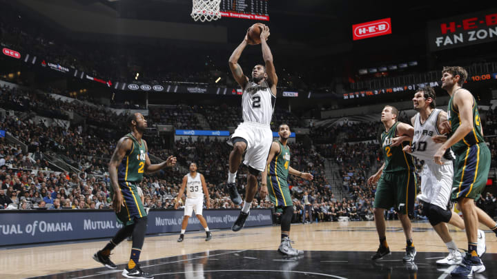 Duncan scores 18, Spurs rout Jazz to move to 21-0 at home