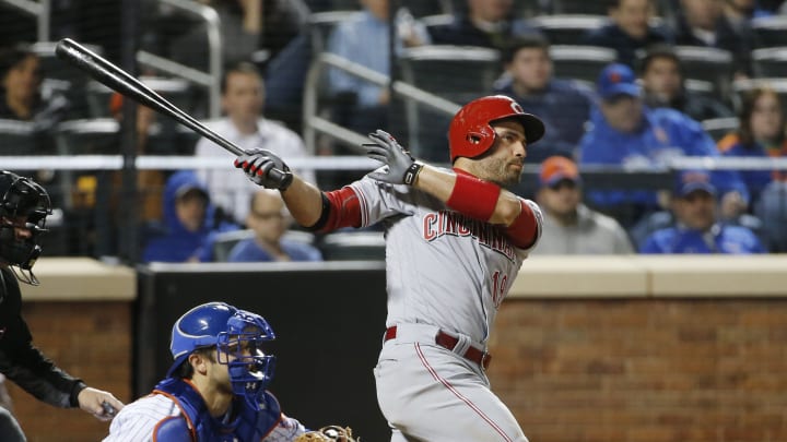 Mets put Travis d'Arnaud on DL with strained right shoulder