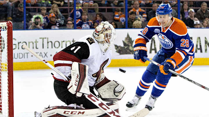 Smith makes 44 saves in return, Coyotes beat Oilers 4-0