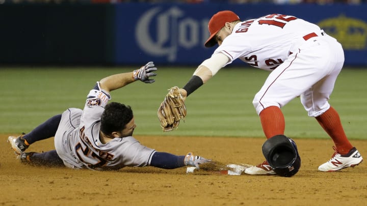 Houston blasts Lincecum, routs Angels 7-1 for 9th win in 10