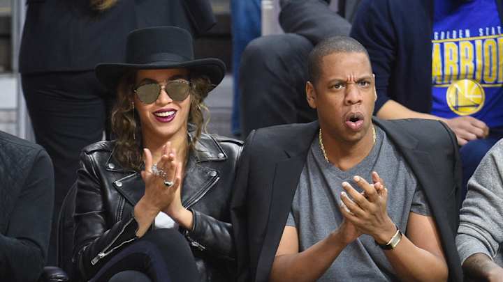 These photos of Jay Z watching Warriors-Clippers are incredible