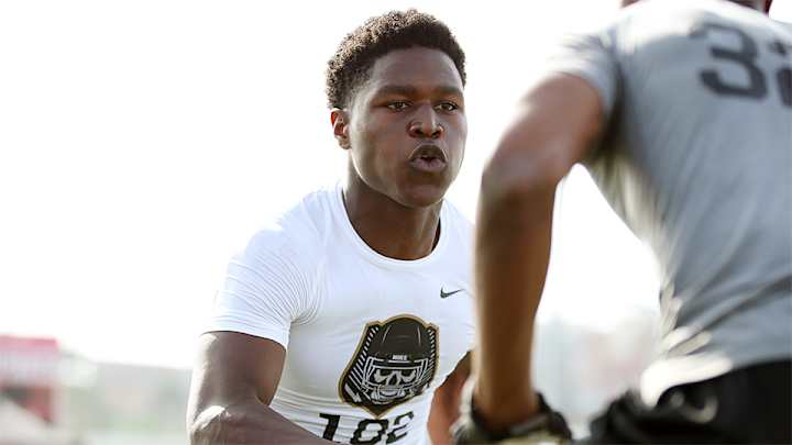 Five-star Friday: Get to know top-tier recruit Darnay Holmes