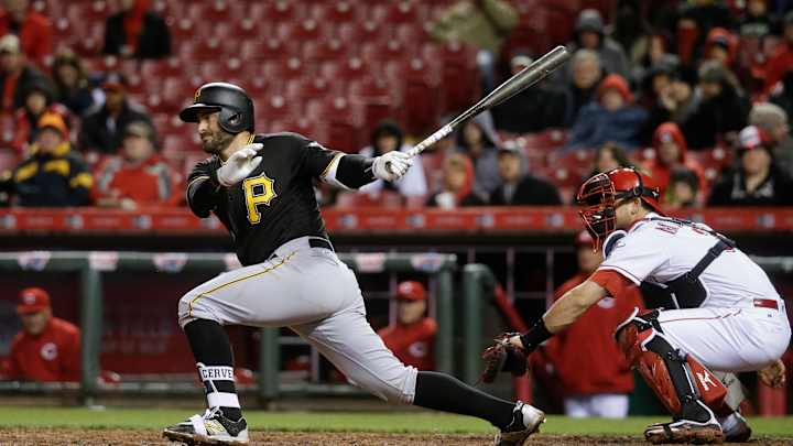 Marte's 1st grand slam rallies Pirates over Reds 6-5
