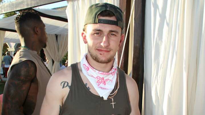 Johnny Manziel got a tattoo while on a jet