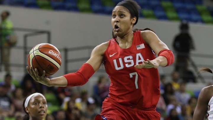 US women's basketball routs Canada 81-51, clinches Group B