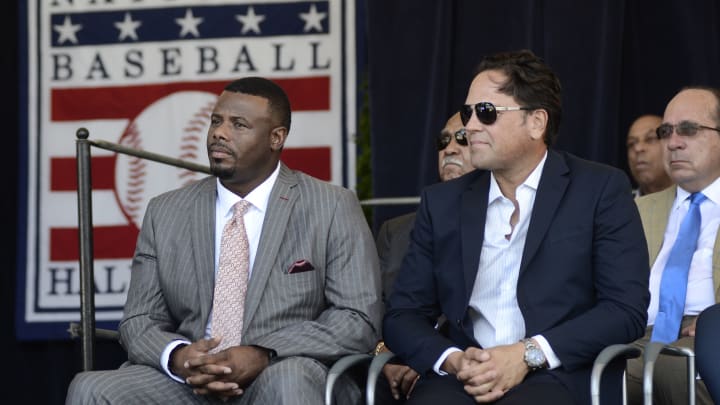 Ken Griffey Jr. and Mike Piazza inducted into Hall of Fame