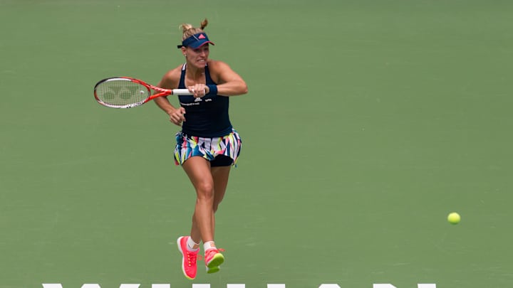 Kerber beats Mladenovic in first match as women's world No. 1