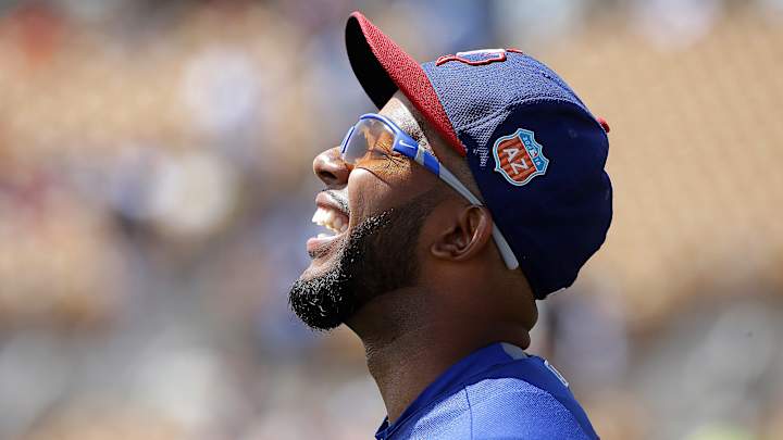 Sale helps White Sox beat Rangers 6-2 at spring training