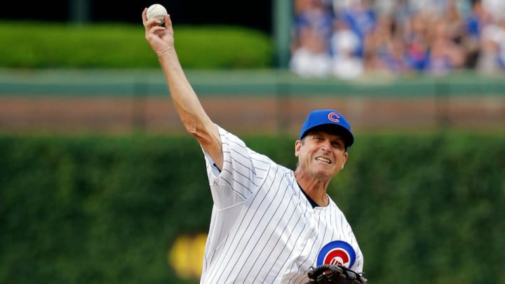 Jim Harbaugh threw out an impressive first pitch at Cubs game