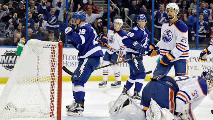 Lightning beat Oilers 6-4 for 6th straight win Lightning beat Oilers 6-4 for 6th straight win