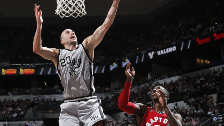 Aldridge, Leonard lead Spurs to franchise record 64th win