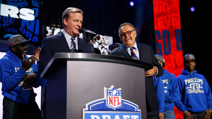 Bears move down, take K-State G Whitehair with 56th pick