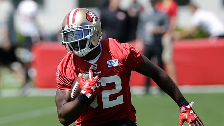 Torrey Smith settling into role as mentor to 49ers receivers