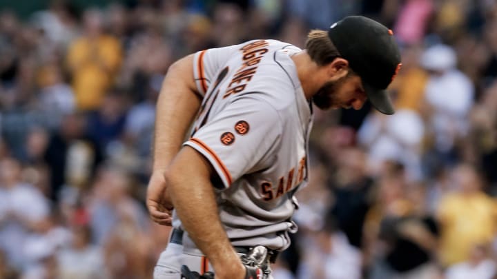 Locke, Kratz help Pirates end Giants' 8-game winning streak