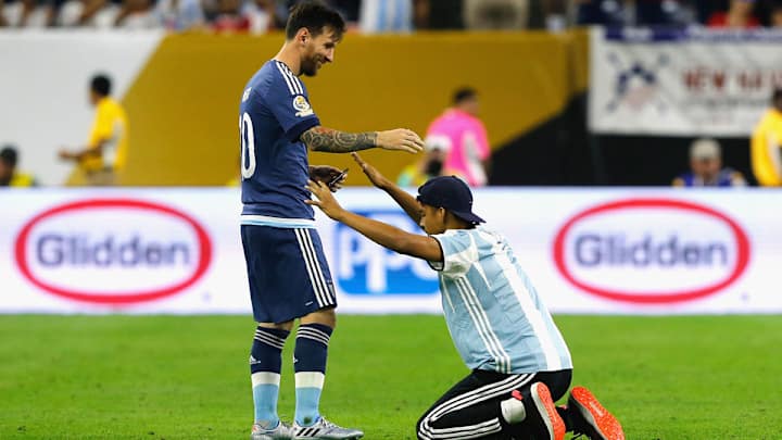 Pitch invader bows down, hugs Messi in Copa America semifinal