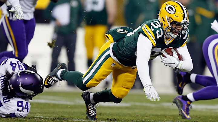 Watch: Packers DB Micah Hyde makes amazing one-handed interception Watch: Packers DB Micah Hyde makes amazing one-handed interception