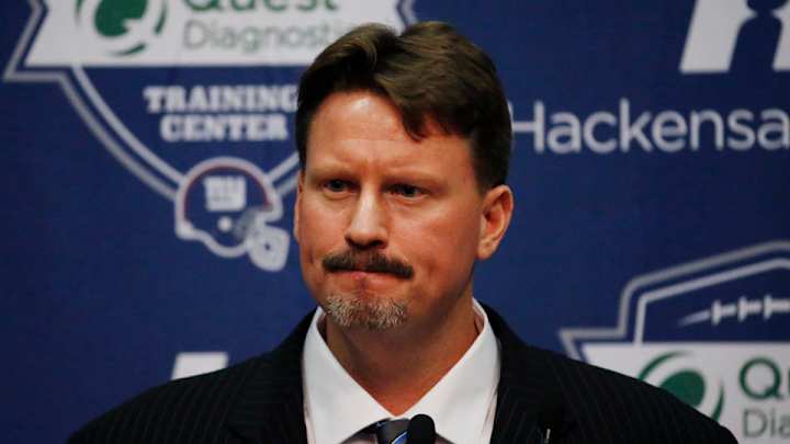 Giants coach Ben McAdoo wore a preposterous suit