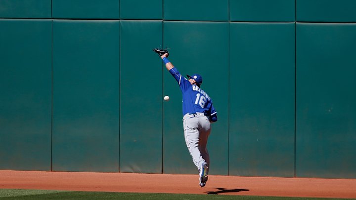 Indians hit 4 homers to beat Royals 7-6